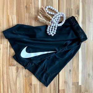 ✔️ NIKE ✔️ Black Casual Athletic Short - Men’s Size XL